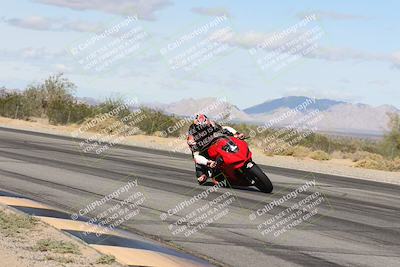 media/Nov-16-2025-Race Pace (Sun) [[8c5fa54630]]/Non Verified Riders (1st 20 Minutes)/3-Turn 3 Inside (11am)/